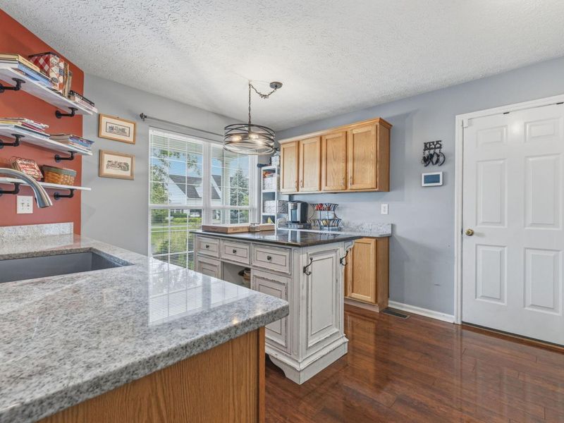 8648 Lazelle Village Drive, Lewis Center, OH 43035 Photo 19