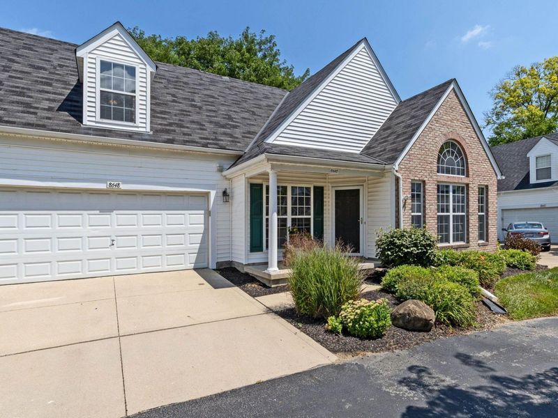 8648 Lazelle Village Drive, Lewis Center, OH 43035 Photo 2