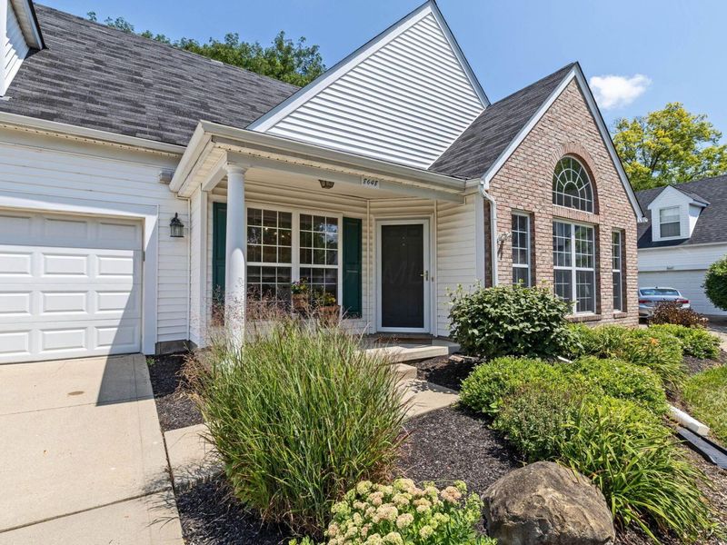 8648 Lazelle Village Drive, Lewis Center, OH 43035 Photo 3