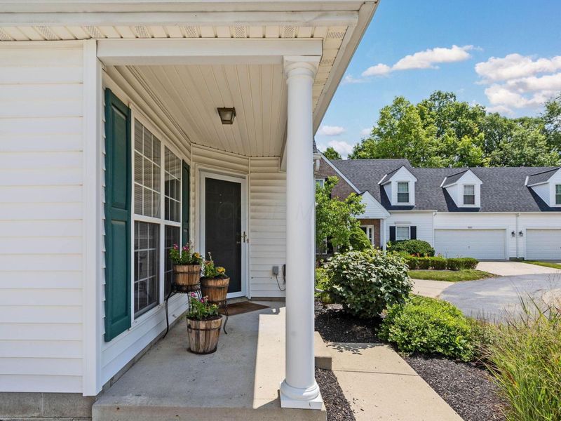 8648 Lazelle Village Drive, Lewis Center, OH 43035 Photo 4