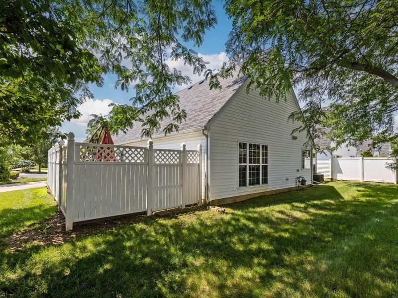 8648 Lazelle Village Drive, Lewis Center, OH 43035 Photo 6