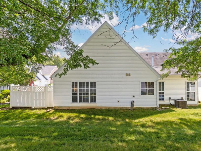 8648 Lazelle Village Drive, Lewis Center, OH 43035 Photo 7
