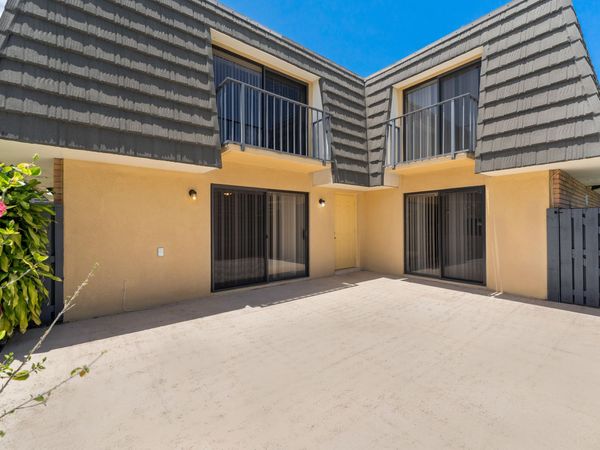 915 9th Way, West Palm Beach, FL 33407