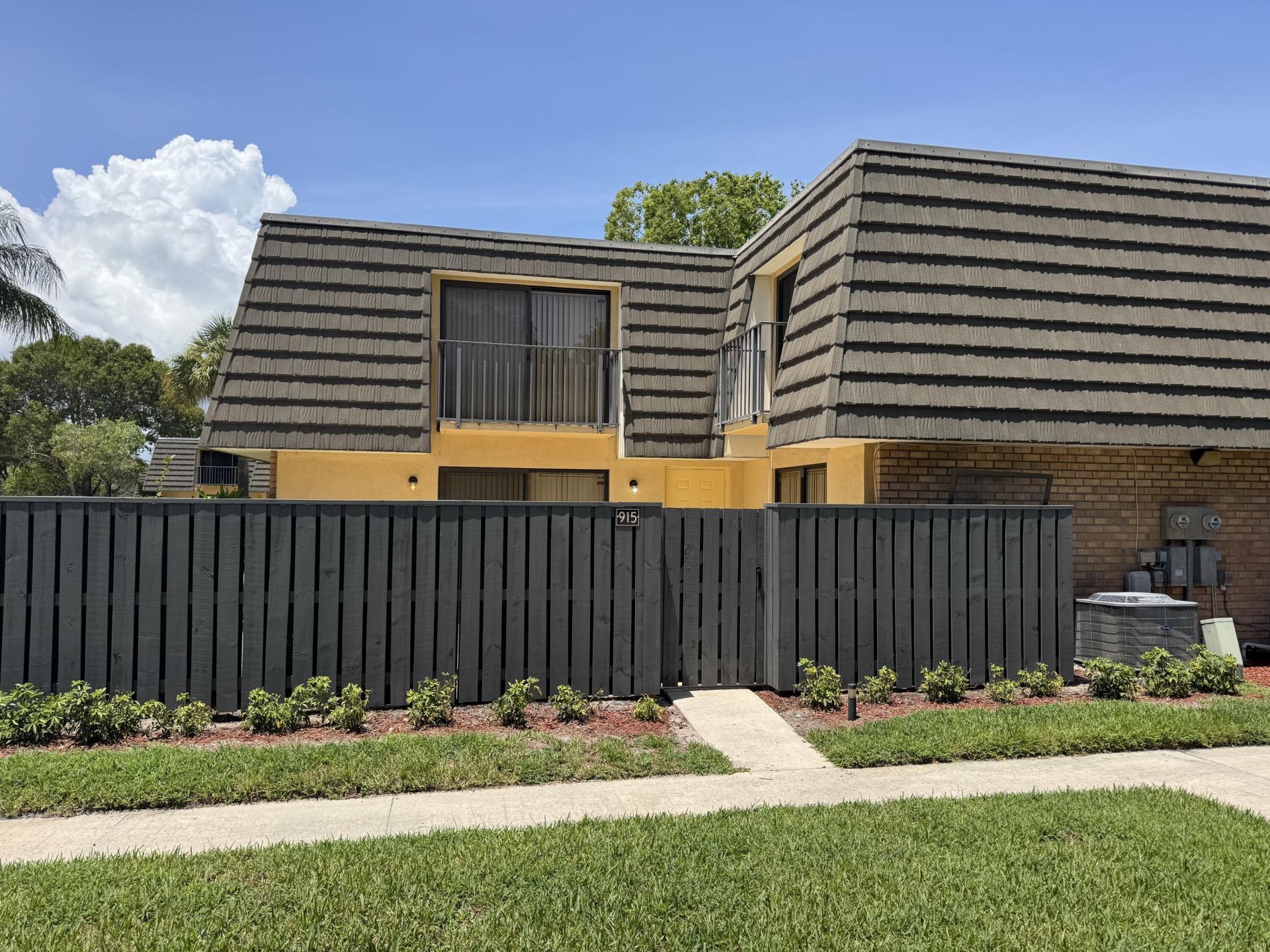 915 9th Way, West Palm Beach, FL 33407 Photo