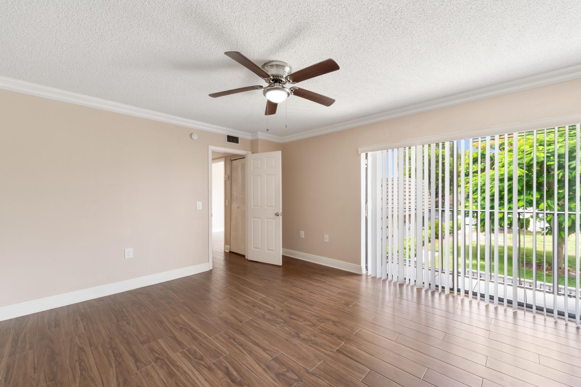 915 9th Way, West Palm Beach, FL 33407 Photo