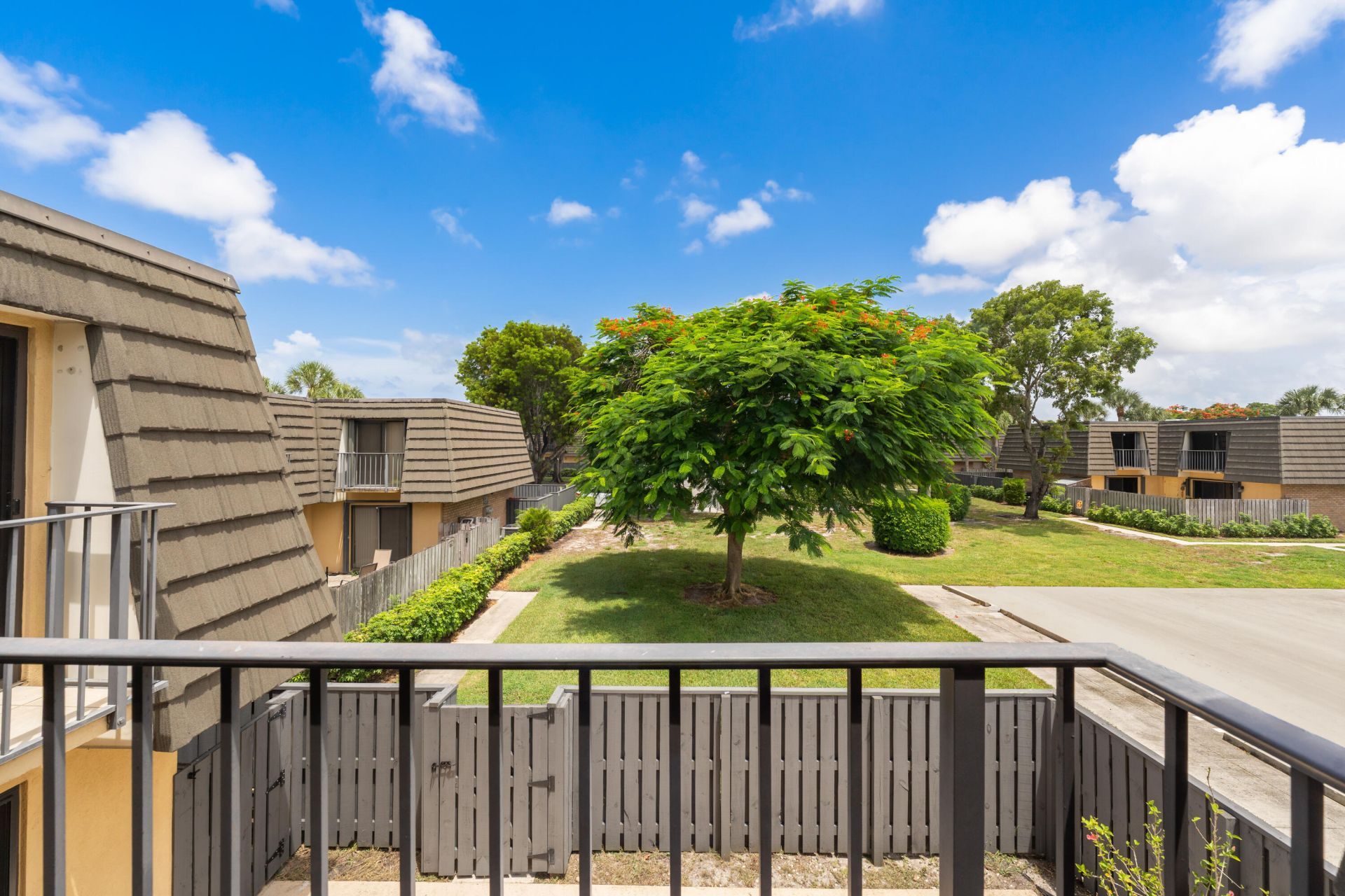 915 9th Way, West Palm Beach, FL 33407 Photo