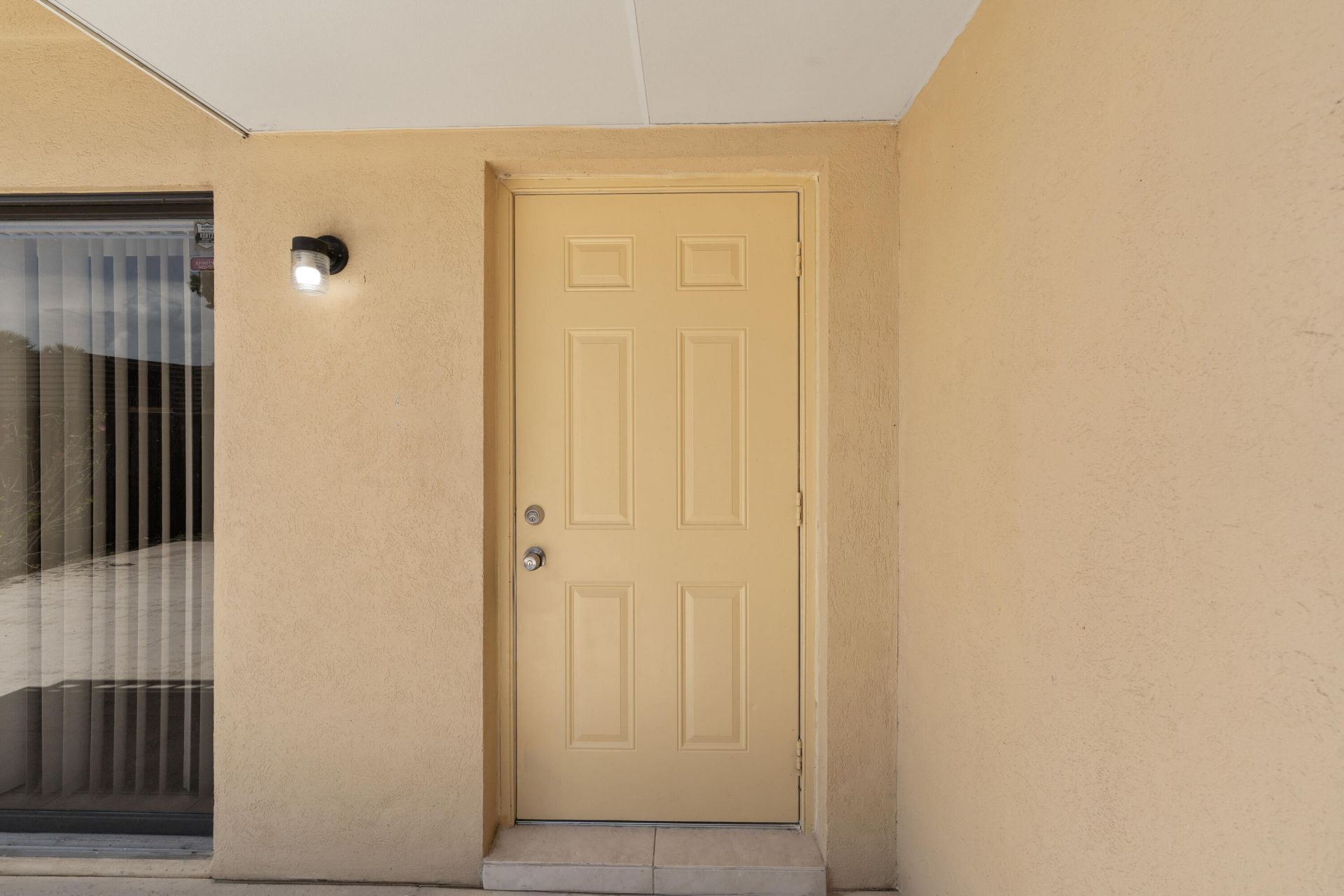 915 9th Way, West Palm Beach, FL 33407 Photo