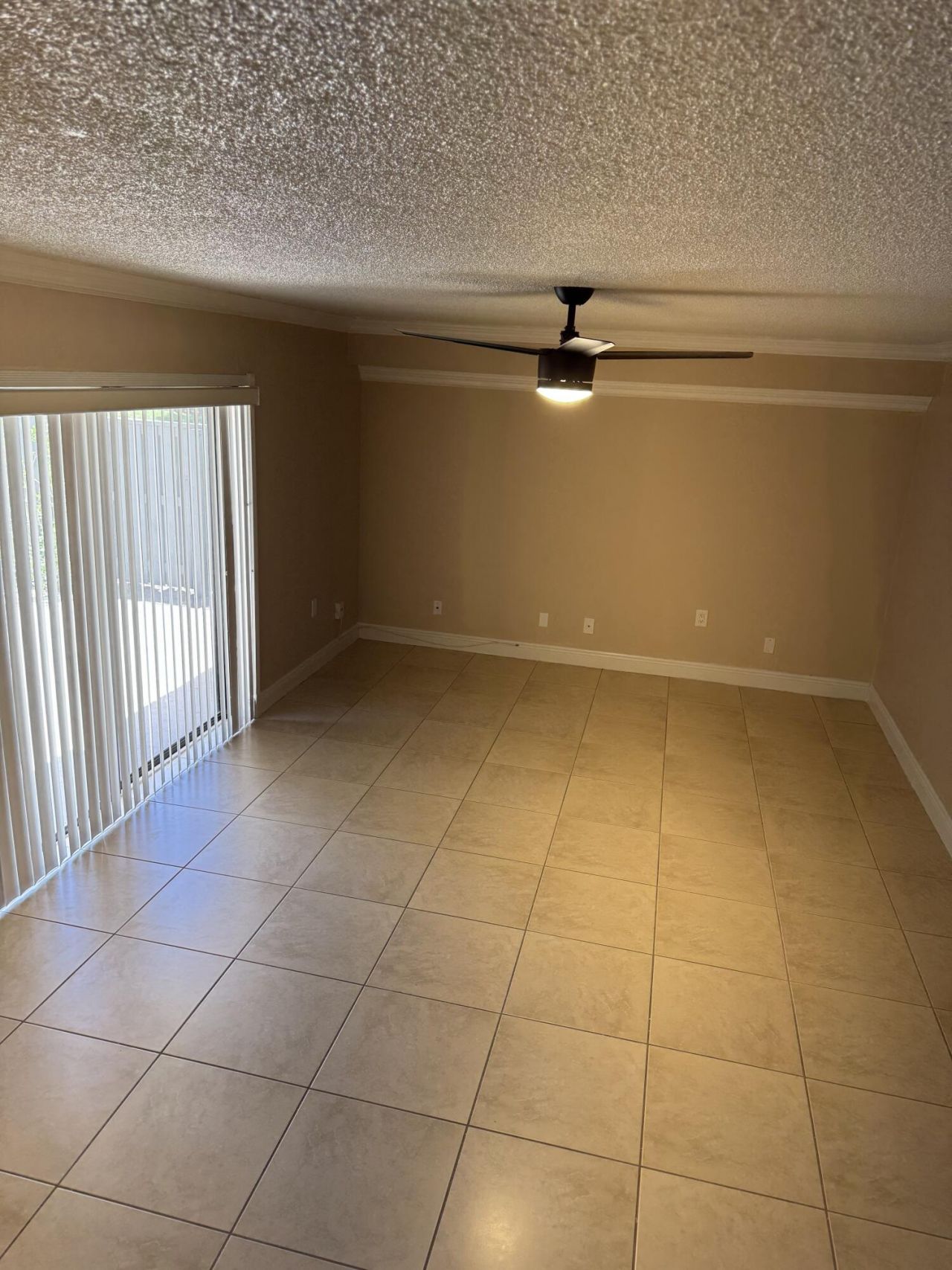 915 9th Way, West Palm Beach, FL 33407 Photo
