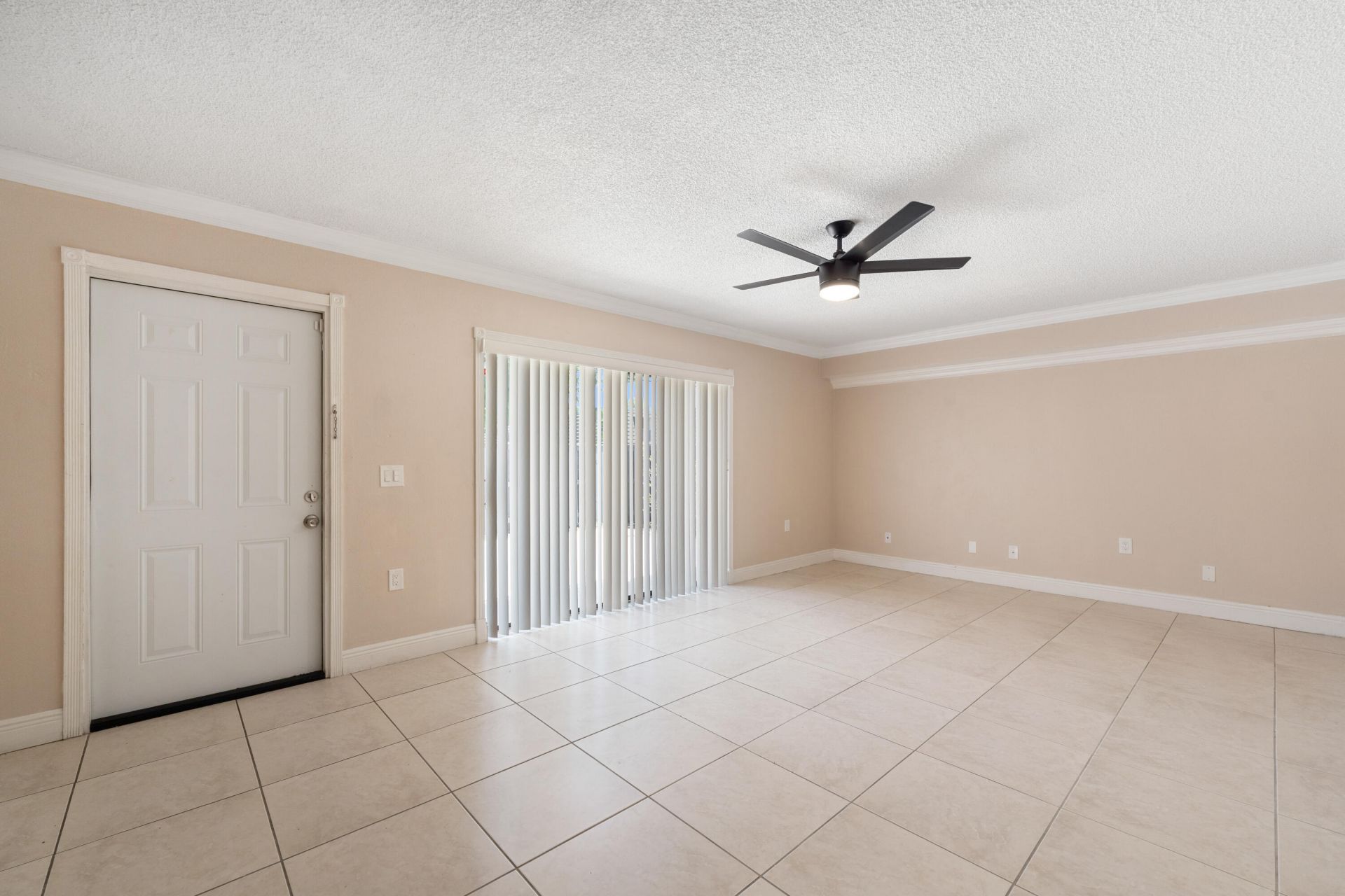 915 9th Way, West Palm Beach, FL 33407 Photo