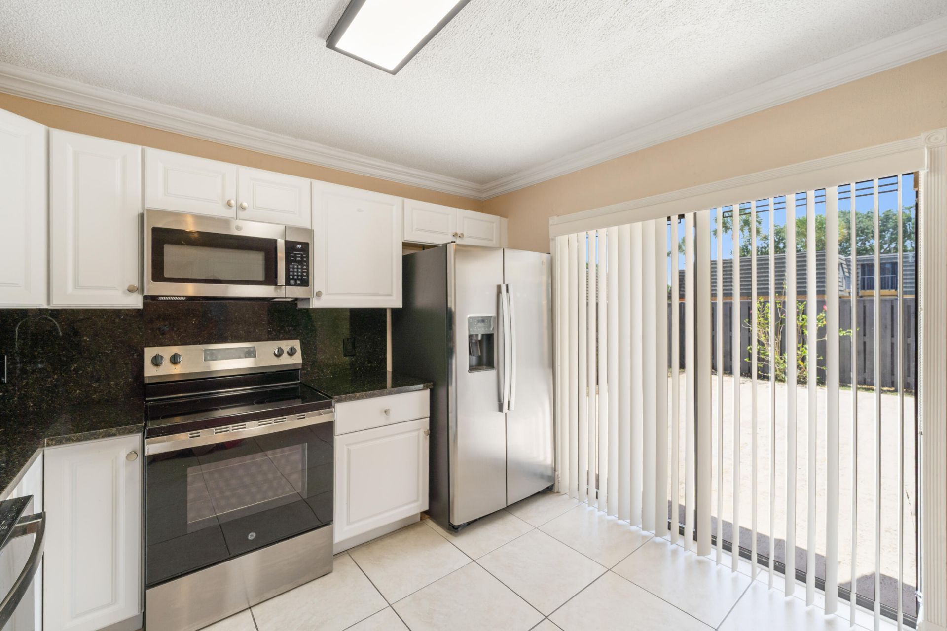 915 9th Way, West Palm Beach, FL 33407 Photo