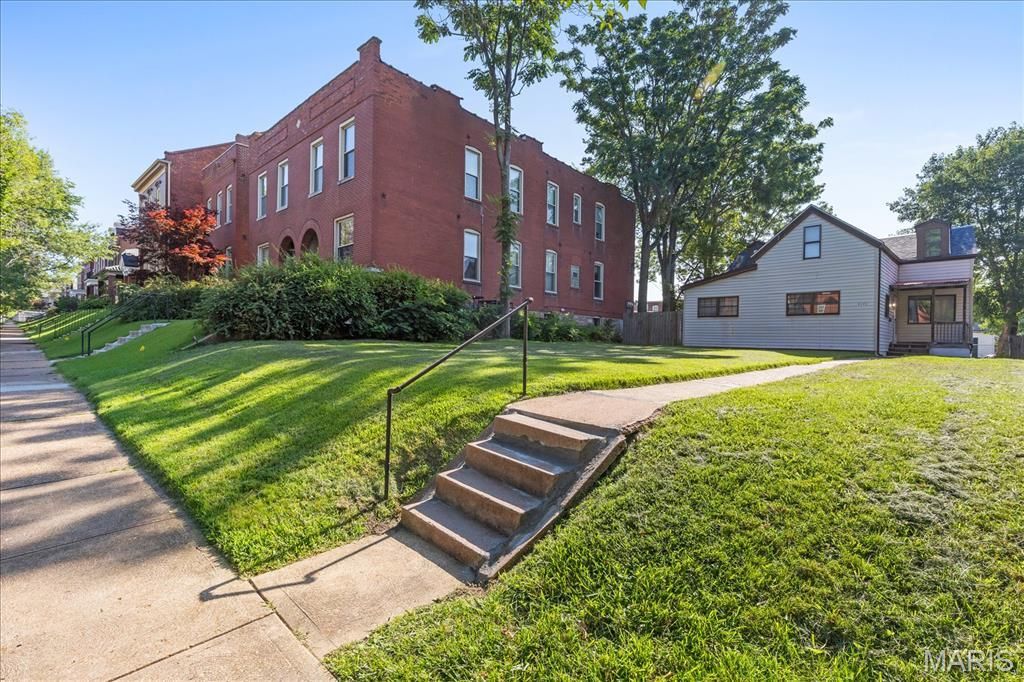 4342 S Compton Avenue, Saint Louis, MO 63111 Main Photo