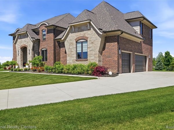 3142 Holburn Court, Oakland Township, Mi 48363