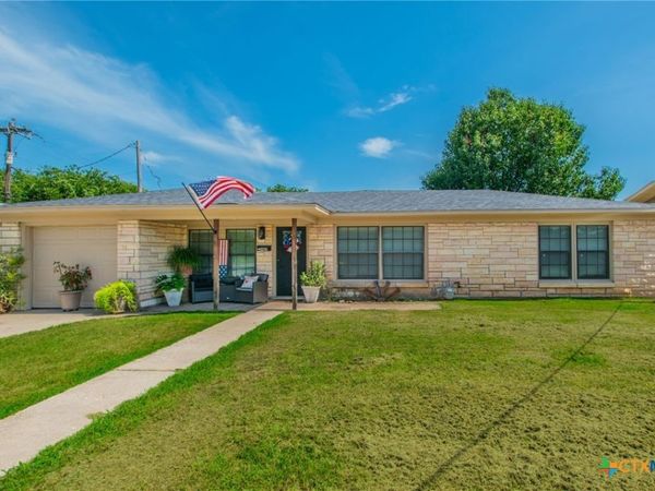 2401 Oak Drive , Gatesville, TX 76528