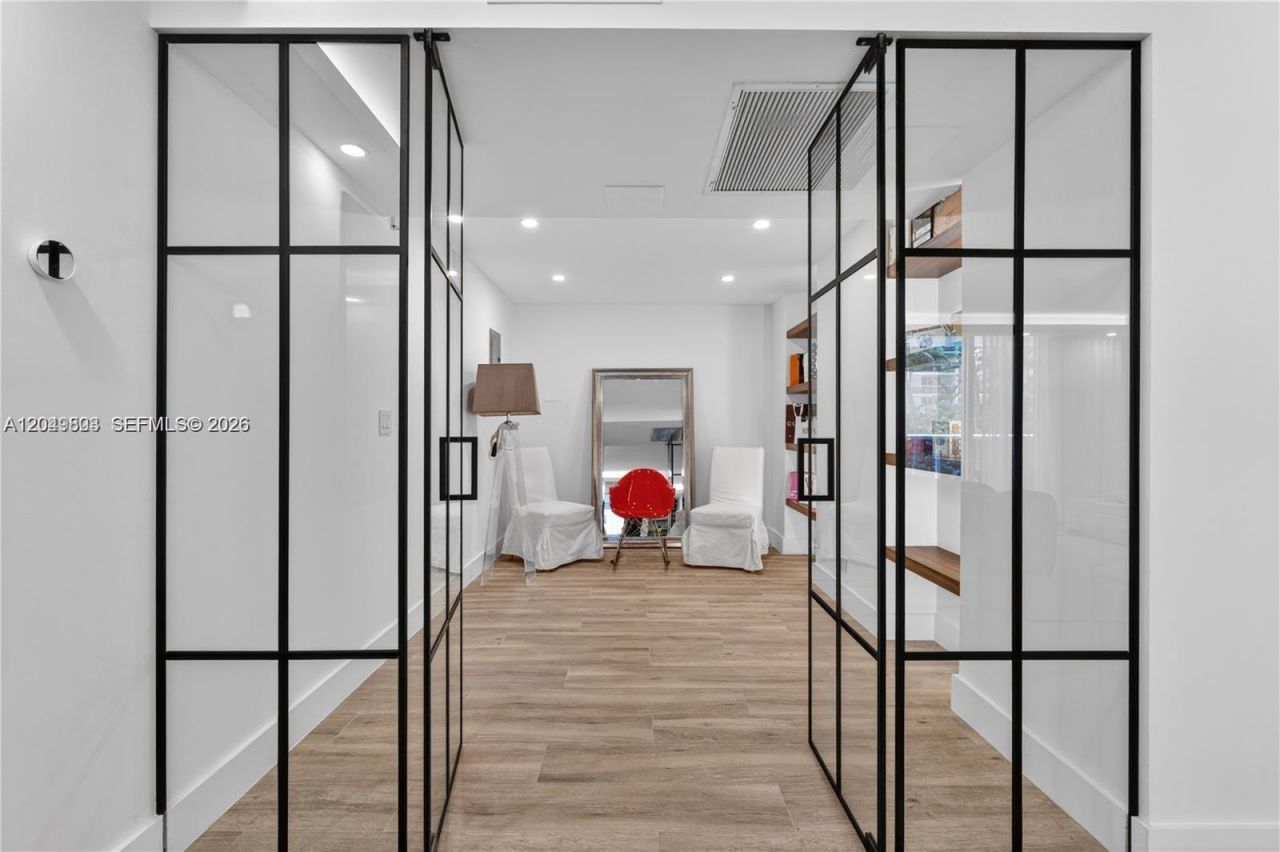 2301 Collins Ave , Unit 414, Miami Beach, FL 33139 Photo
