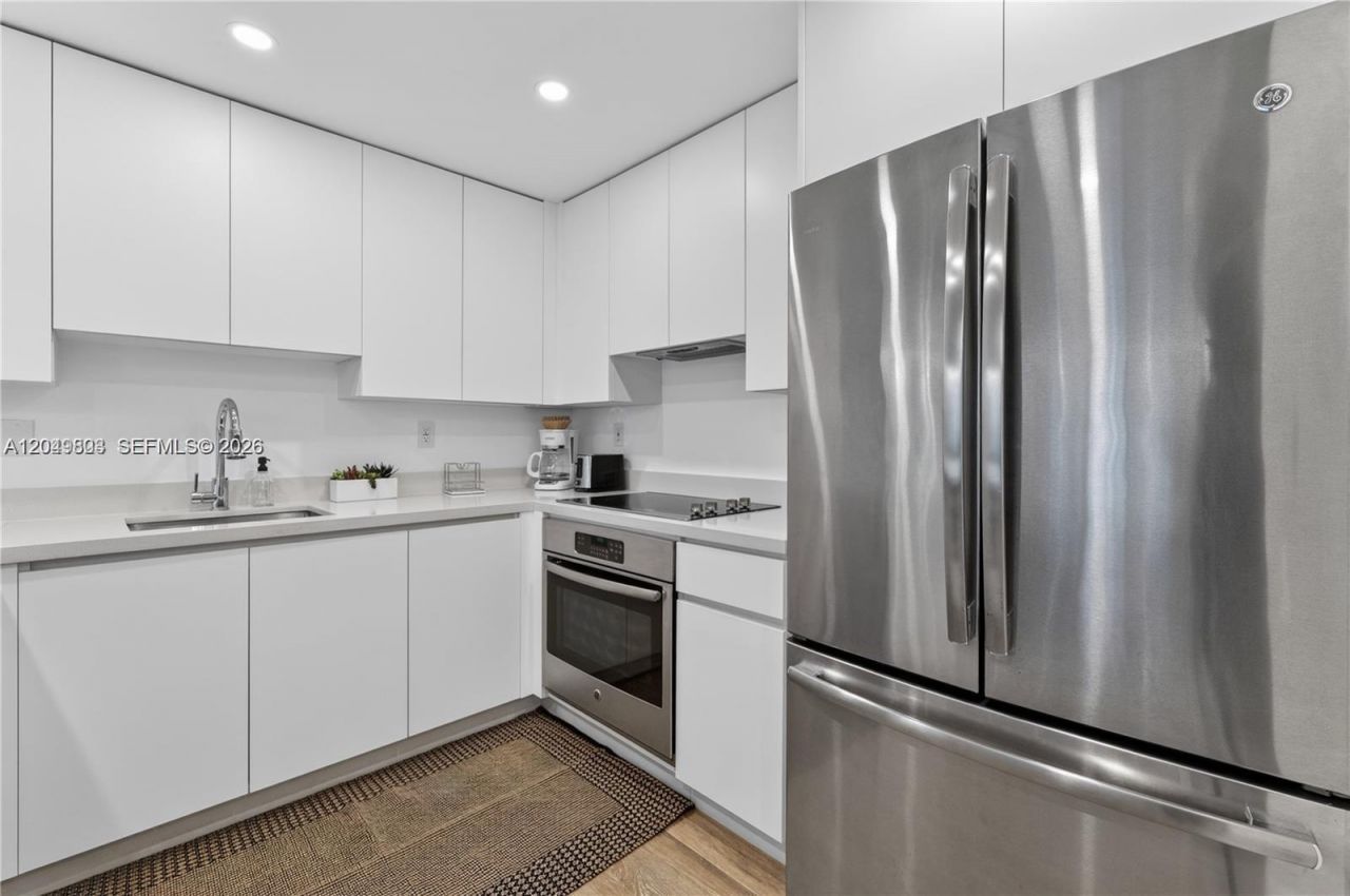 2301 Collins Ave , Unit 414, Miami Beach, FL 33139 Photo