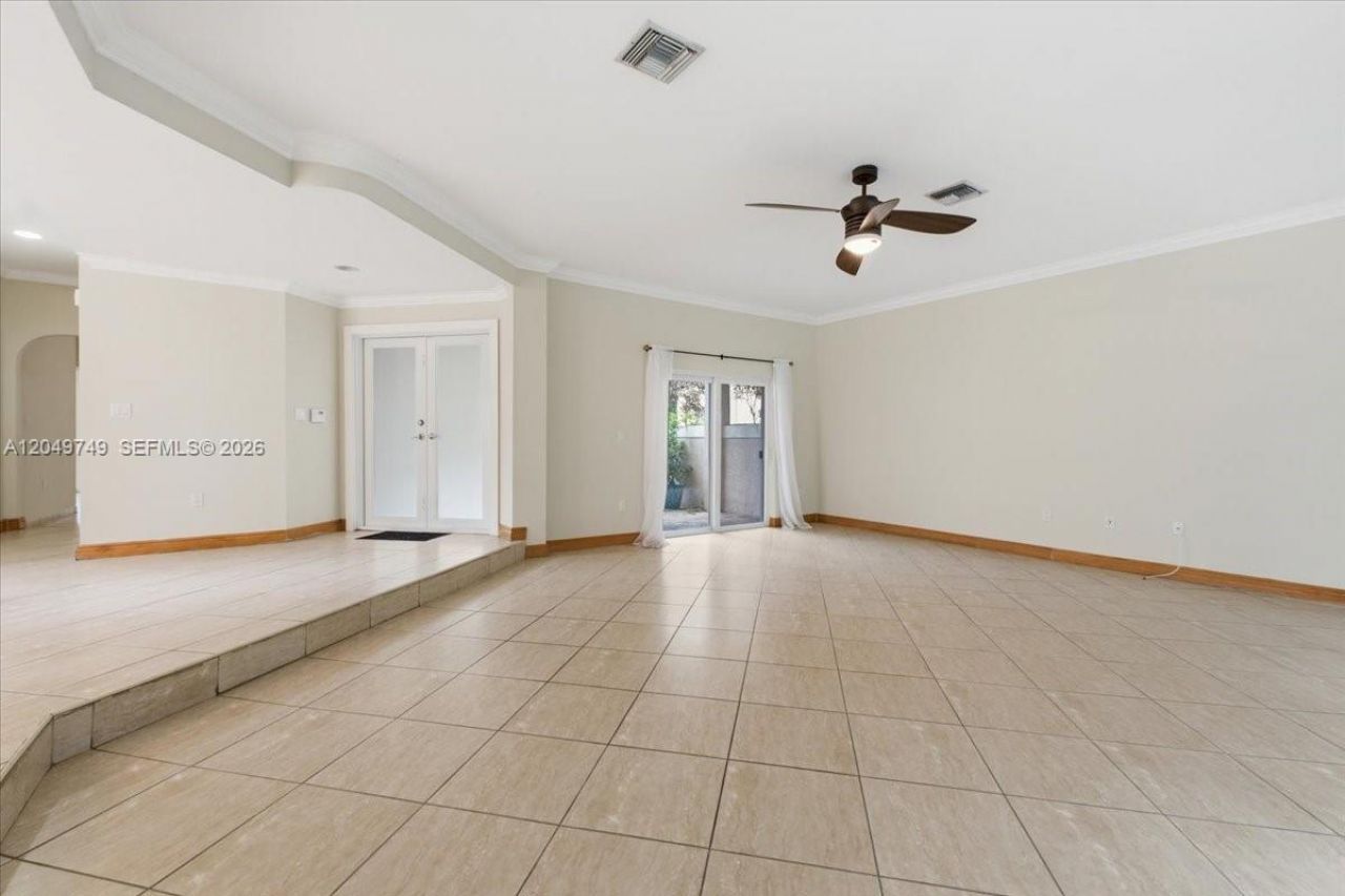 10545 NW 43rd Ter , Doral, FL 33178 Photo