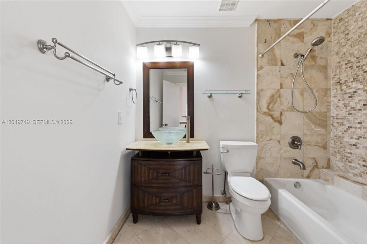 10545 NW 43rd Ter , Doral, FL 33178 Photo