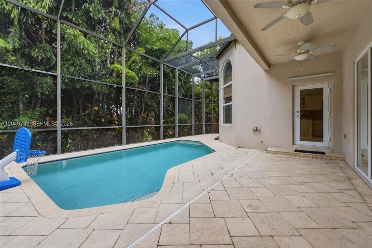 10545 NW 43rd Ter , Doral, FL 33178 Photo
