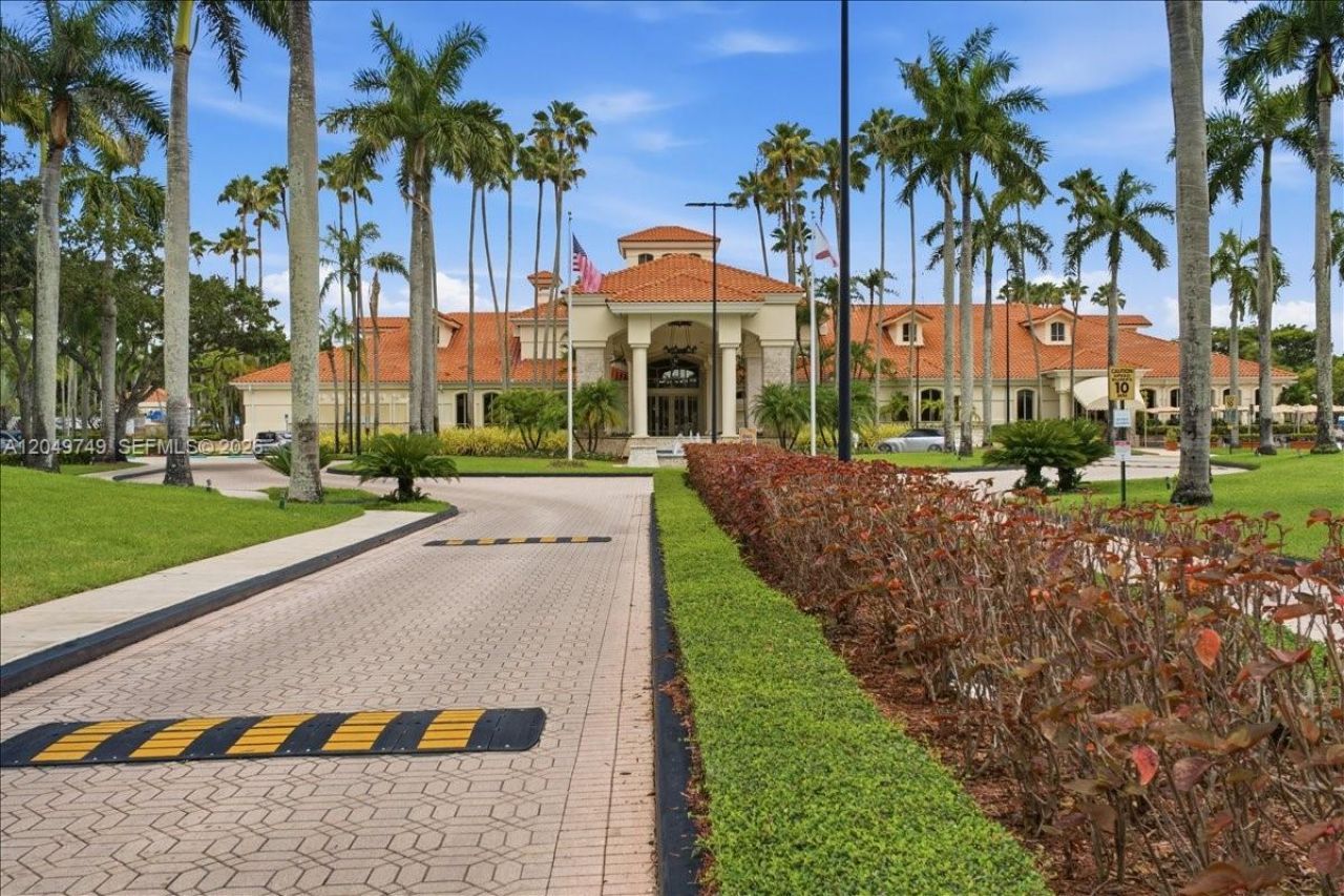 10545 NW 43rd Ter , Doral, FL 33178 Photo