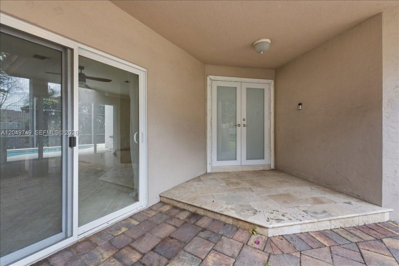 10545 NW 43rd Ter , Doral, FL 33178 Photo