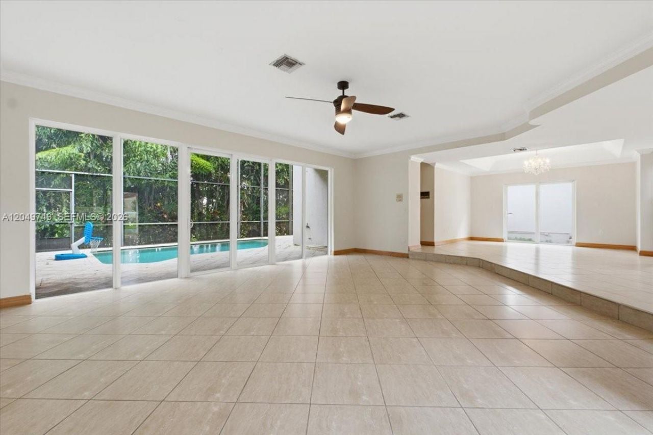 10545 NW 43rd Ter , Doral, FL 33178 Photo