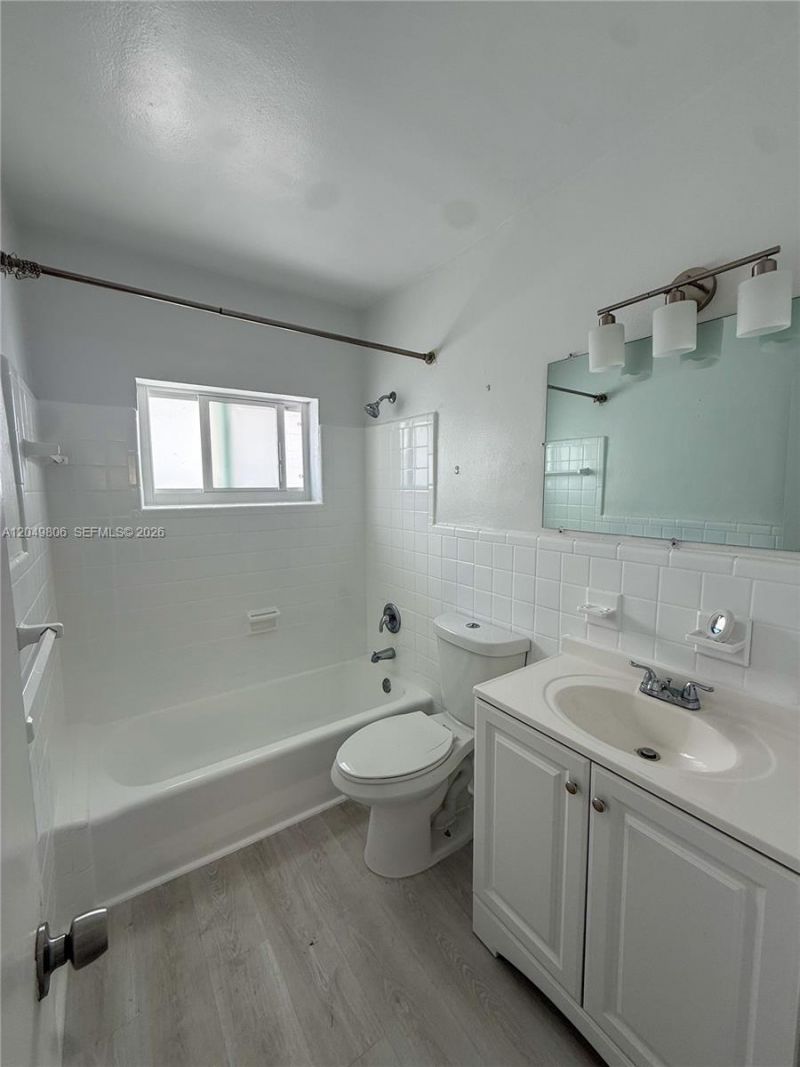 935 Bay Dr , Unit 9, Miami Beach, FL 33141 Photo