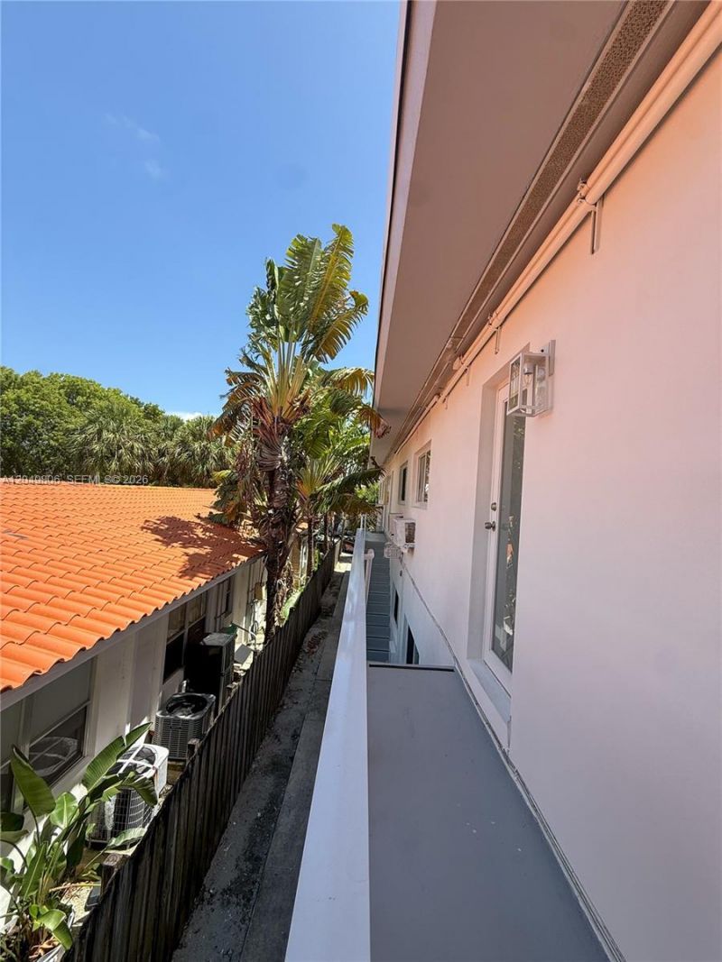 935 Bay Dr , Unit 9, Miami Beach, FL 33141 Photo
