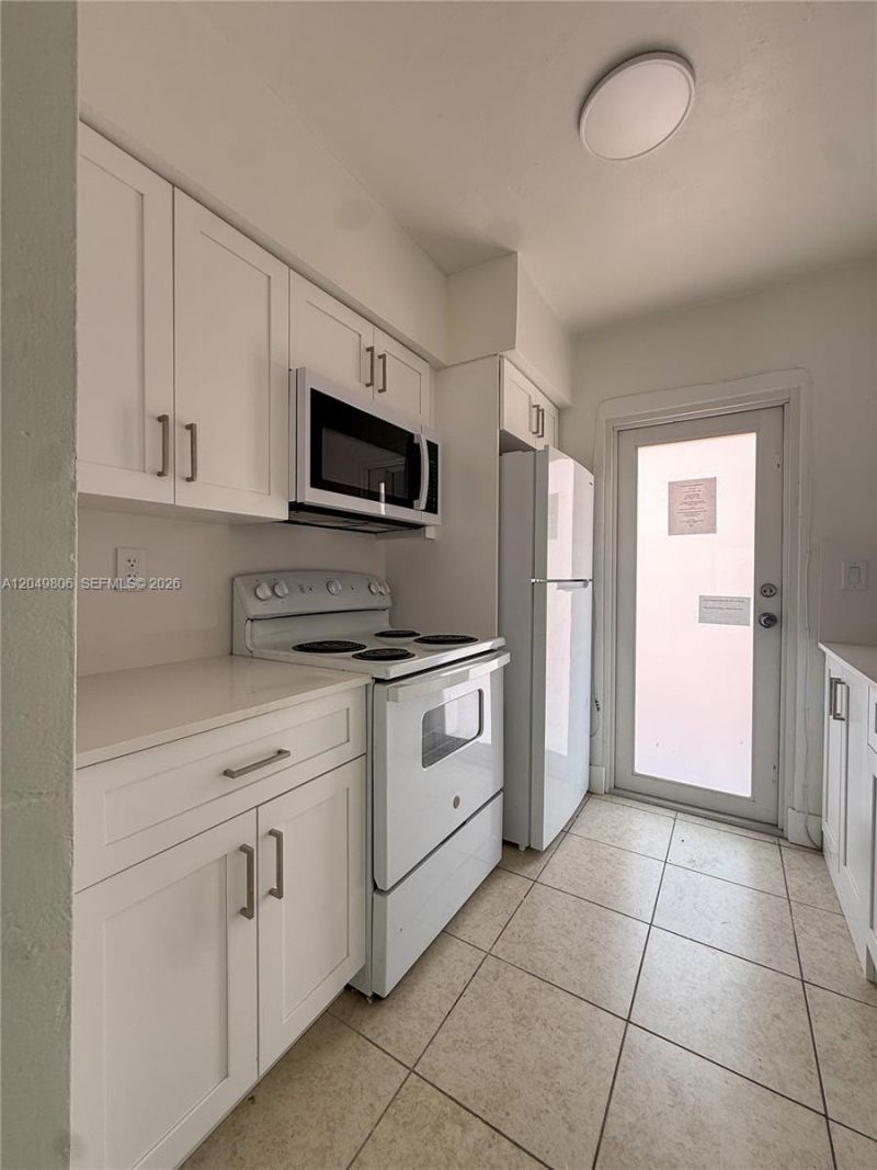 935 Bay Dr , Unit 9, Miami Beach, FL 33141 Photo