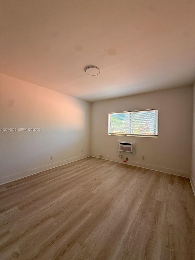 935 Bay Dr , Unit 9, Miami Beach, FL 33141 Photo