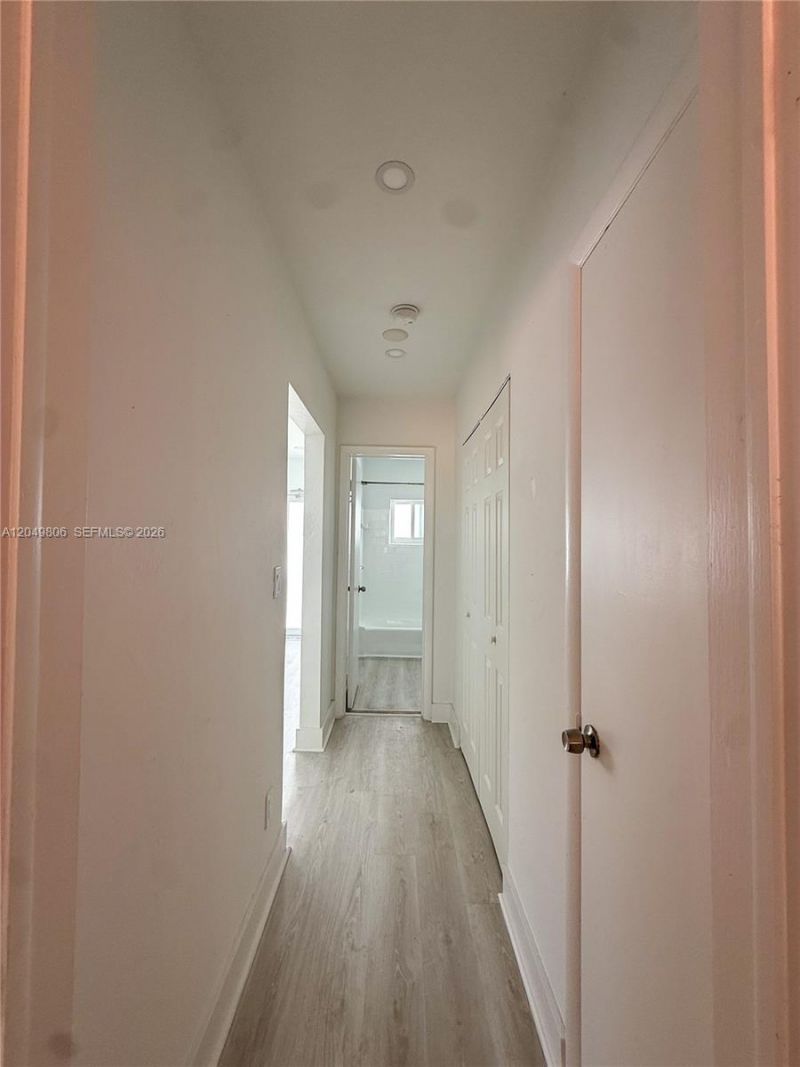 935 Bay Dr , Unit 9, Miami Beach, FL 33141 Photo