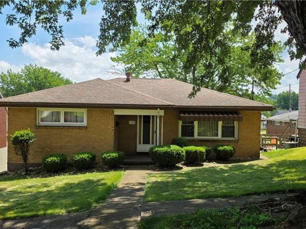 3704 Marlamont Way, Weirton, WV 26062