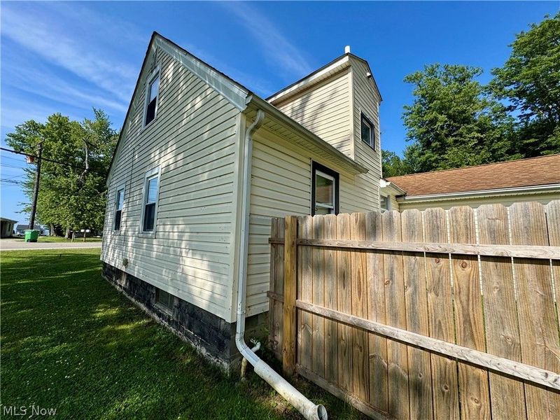 6136 Lake Road W, Ashtabula, OH 44004 Photo 4