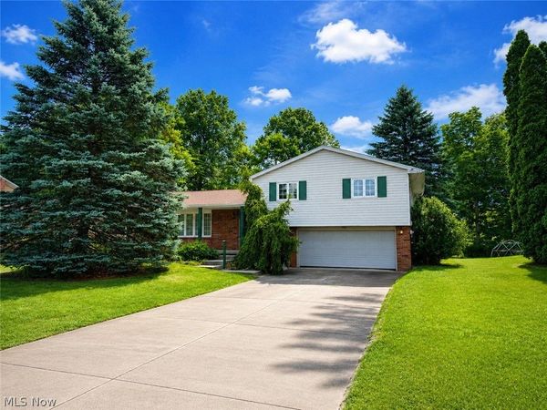 1686 Roosevelt Avenue , Niles, OH 44446