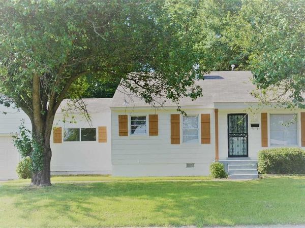4390 WILLOW RD, Memphis, TN 38117