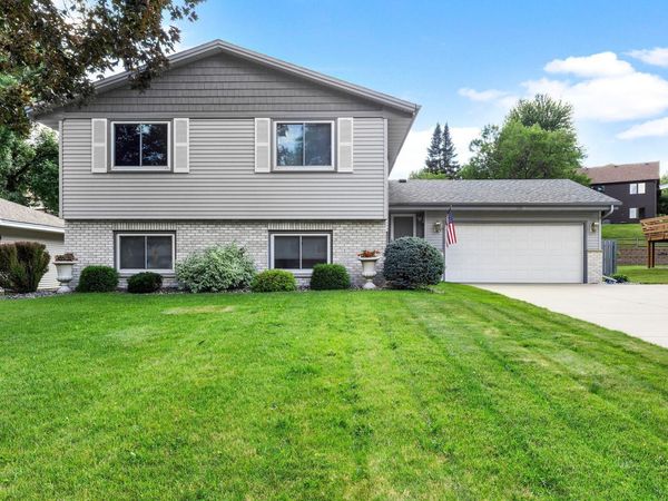 5213 Overlook Drive, Bloomington, MN 55437
