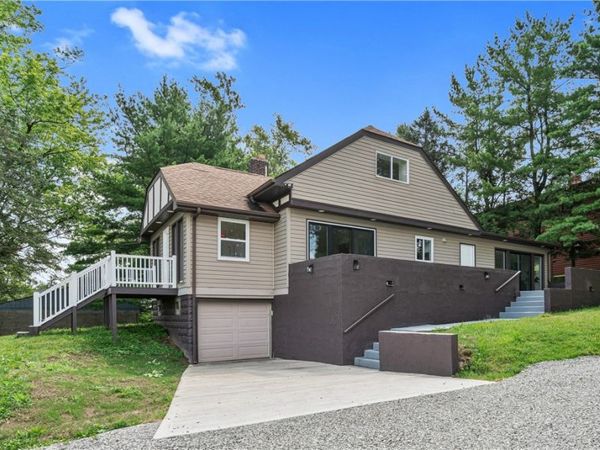 916 Gill Hall Rd, Jefferson Hills, PA 15025