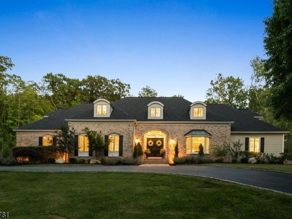 60 Nottingham Dr, Watchung, NJ 07069