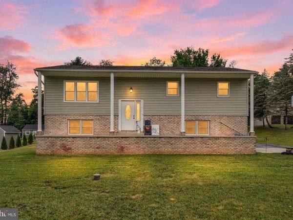 836 ELHAM DRIVE, YORK, PA 17406
