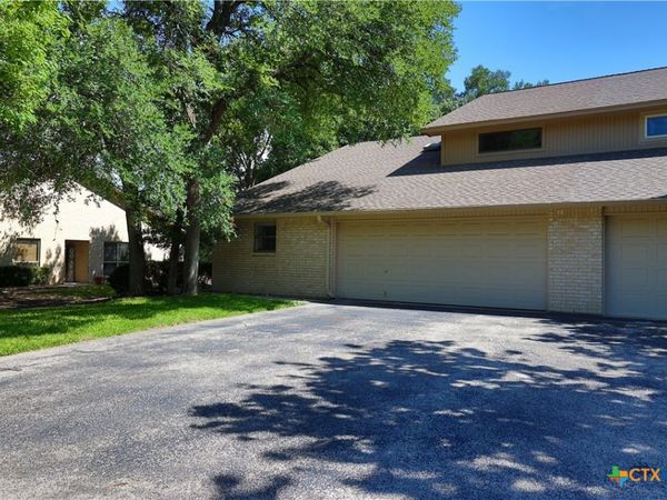 3901 Chisholm Trail, Unit 2, Salado, TX 76571