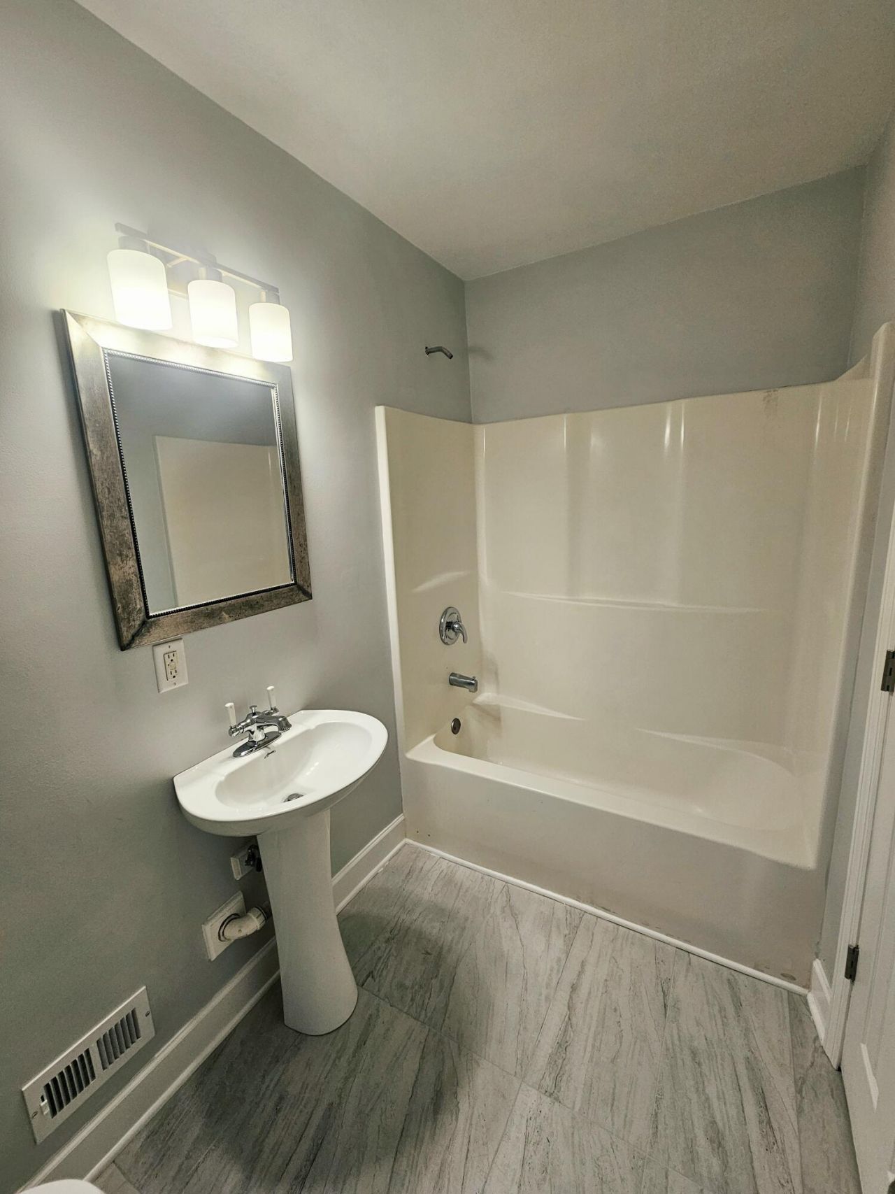 2446 Cherokee Hall Lane Photo 7