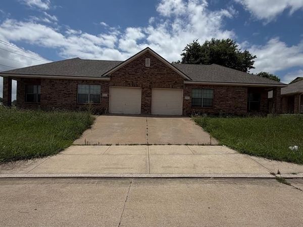 7901 Marydean Avenue , Fort Worth, TX 76116