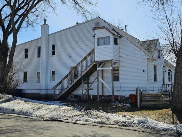 630 10th Street N, Moorhead, MN 56560