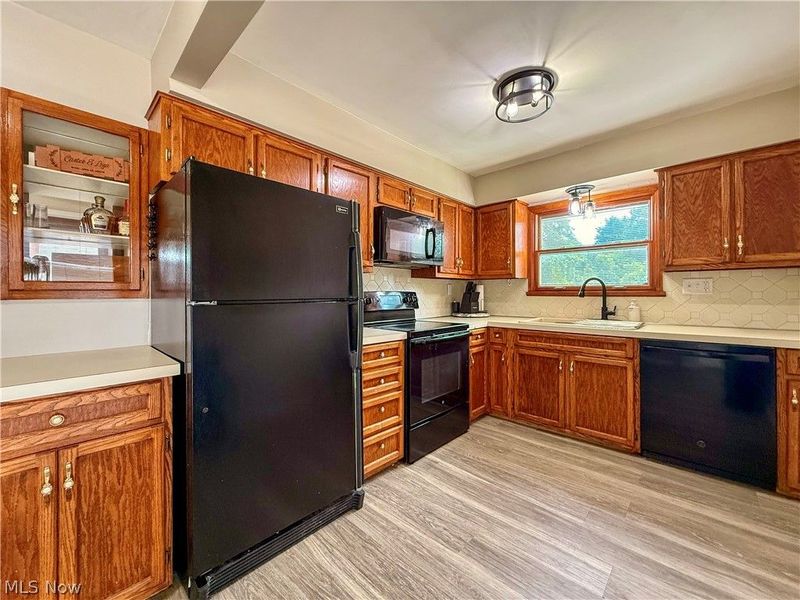 783 E Cassell Avenue, Barberton, OH 44203 Photo 5