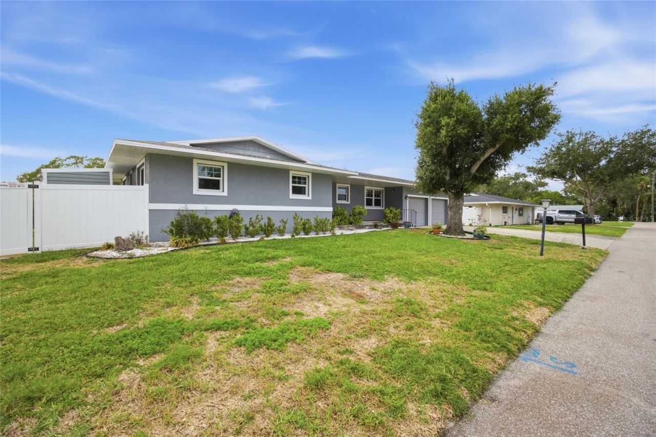 611 Leona Avenue, Ellenton, FL 34222 Photo