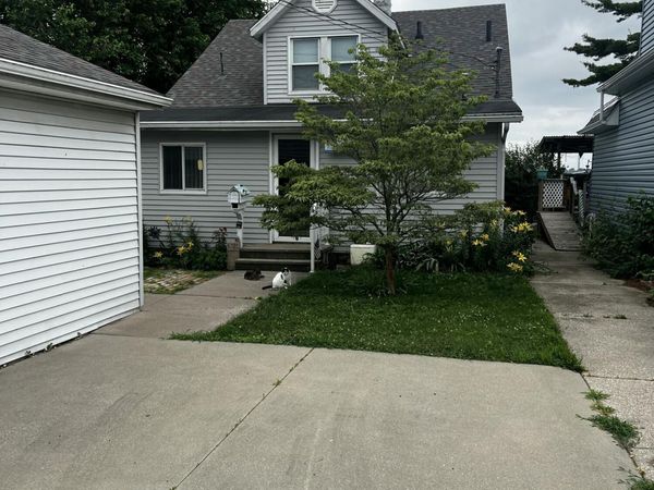 5702 Lakeside Avenue, Toledo, OH 43611