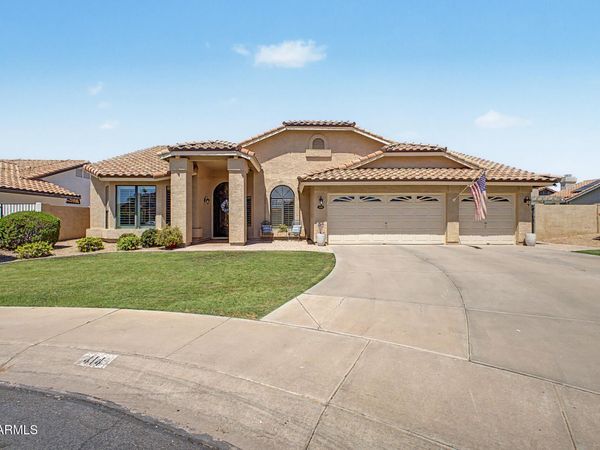 414 S SURFSIDE Drive, Gilbert, AZ 85233