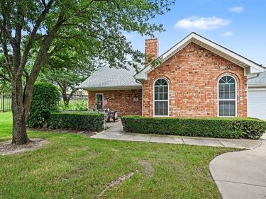 6123 Welden Court, Fort Worth, TX 76132
