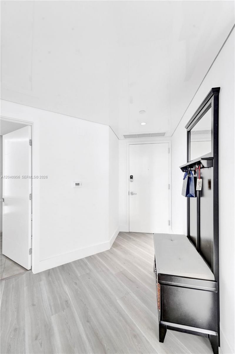 6365 Collins Ave , Unit 2407, Miami Beach, FL 33141 Photo