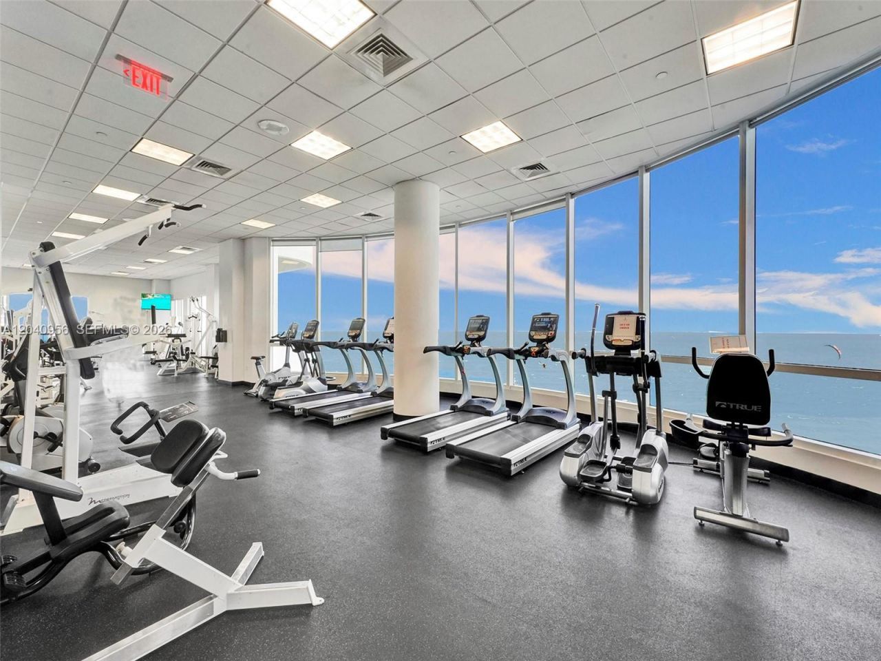 6365 Collins Ave , Unit 2407, Miami Beach, FL 33141 Photo