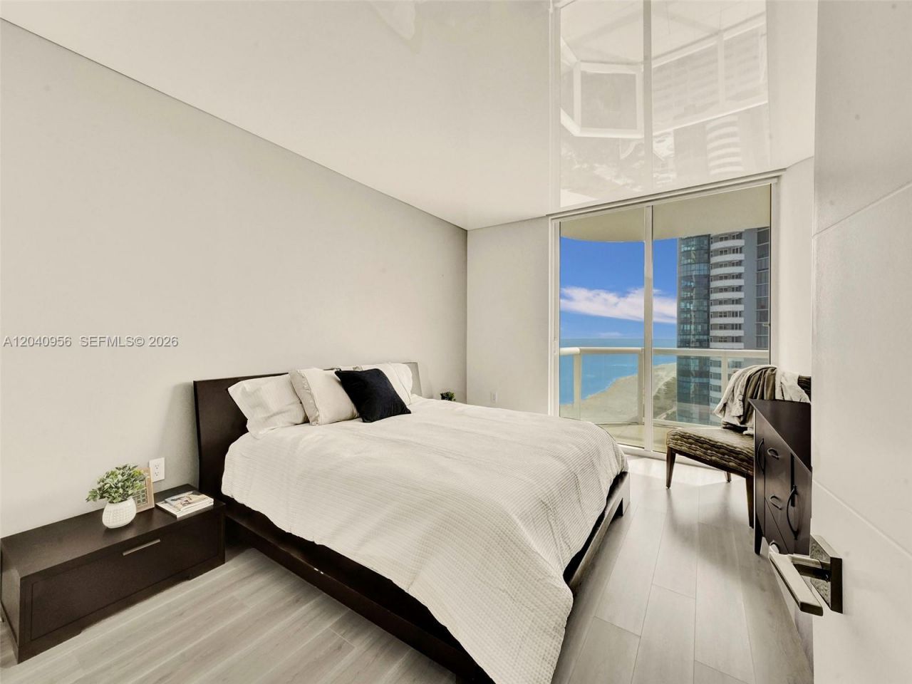 6365 Collins Ave , Unit 2407, Miami Beach, FL 33141 Photo